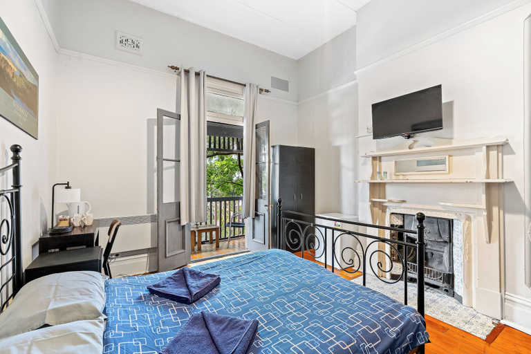 Bedroom 4, Newtown Backpackers, Sydney