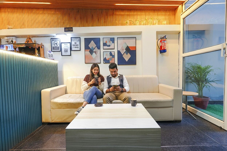 Lobby sitting area, FabHotel Expressway 135 - Near By KJR Hospital, Gautam Buddha Nagar