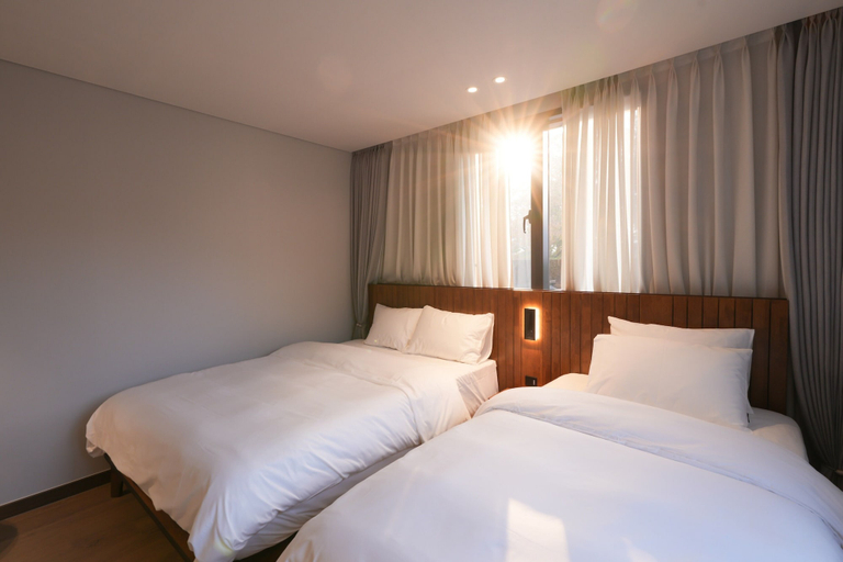 Room 4, laforet space, Gongju