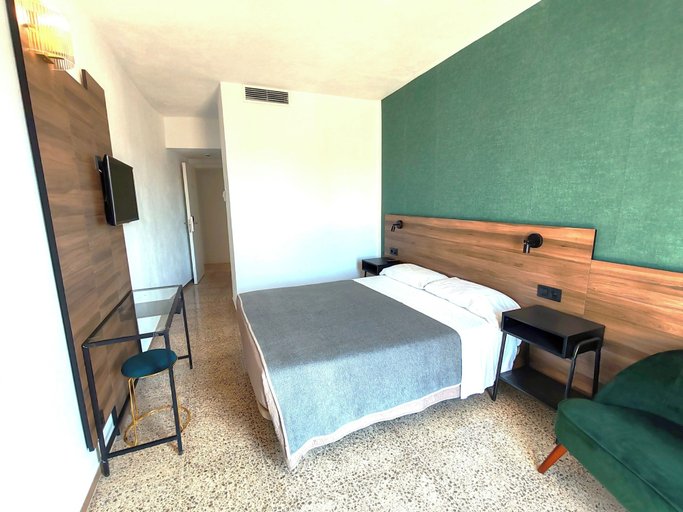 Room 5, Hotel Octopus, Baleares