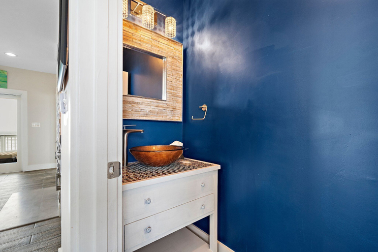 Property amenity 2, Front Row, Galveston