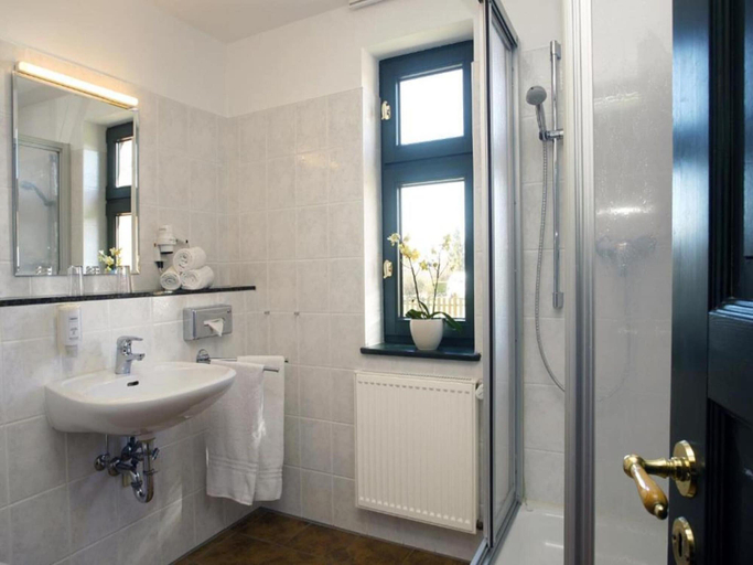 Bathroom, Sunday Resort Rugen Superior 2-bedroom Apartment, Vorpommern-Rügen