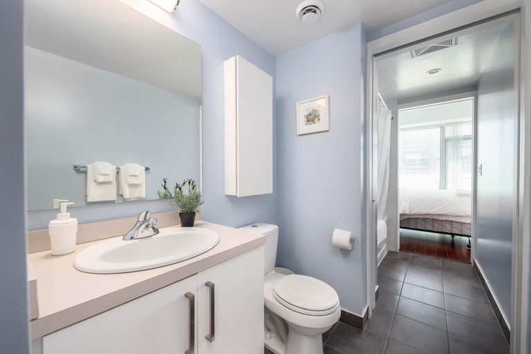 Bathroom 4, York St Executive Suites, Toronto