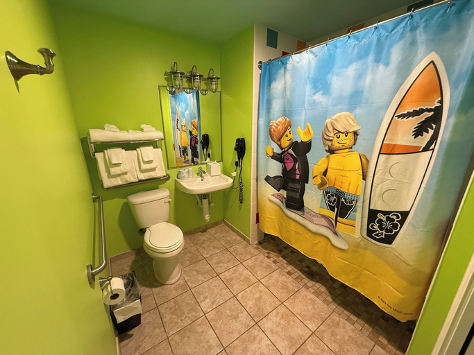 Bathroom 3, LEGOLAND Beach Retreat, Polk