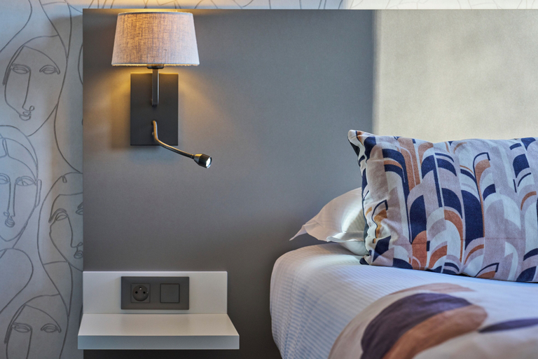 Bedroom 4, Hôtel Le Corbusson Laval Ouest, Mayenne