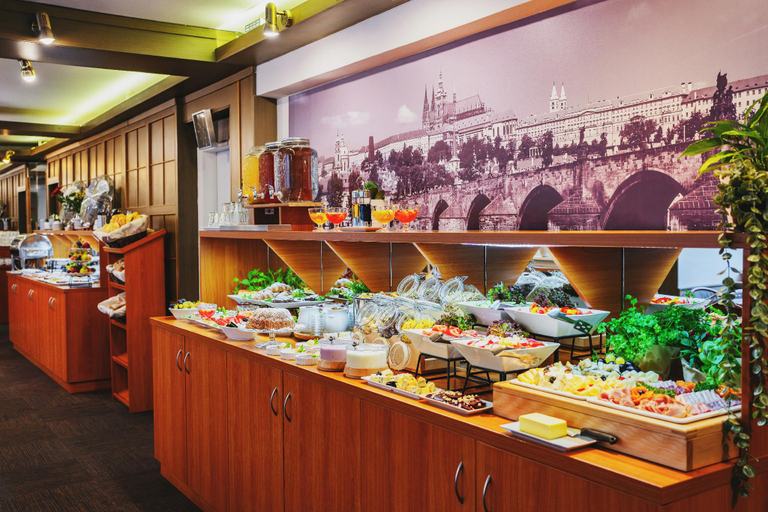 Food & Drinks 4, Charles Central, Praha 7