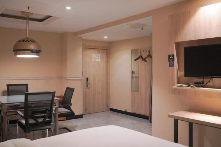 Bedroom 5, Xingelin Business Hotel, Huangshi
