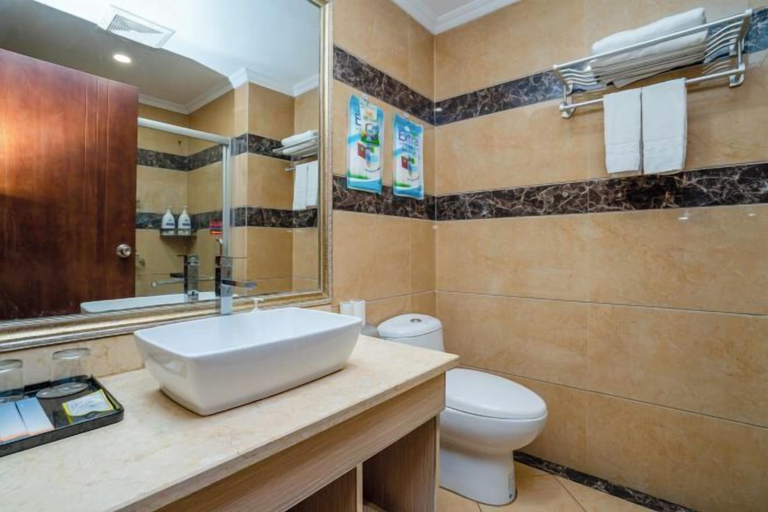 Bathroom 4, Chongqing Ba Bai Feng Traders Hotel, Chongqing