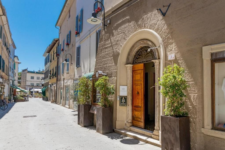 Exterior detail, Residenza Ricasoli, Grosseto