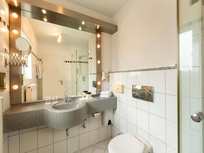 Bathroom, Sunday Resort Marina 1-bedroom Apartment, Ostprignitz-Ruppin