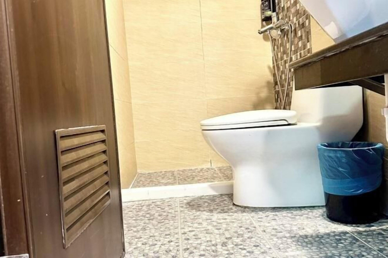 Bathroom 3, Kenting Nanwan 254, Pingtung
