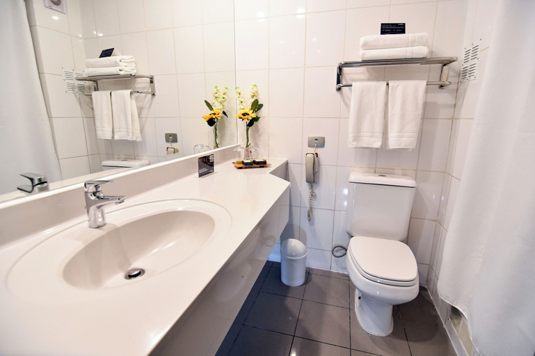 Bathroom 4, Hotel Agua del Desierto, El Loa