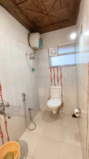 Bathroom 5, Hotel Dreamland Darjeeling, Darjiling