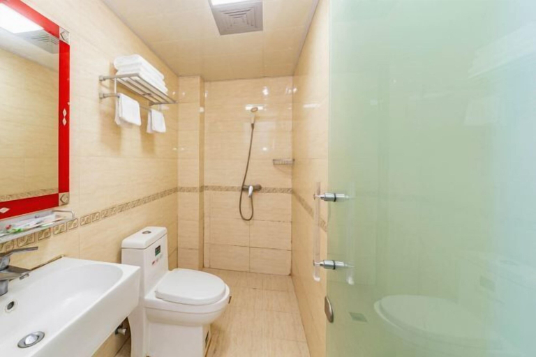 Bathroom 3, Wen Feng Hotel, Shanghai