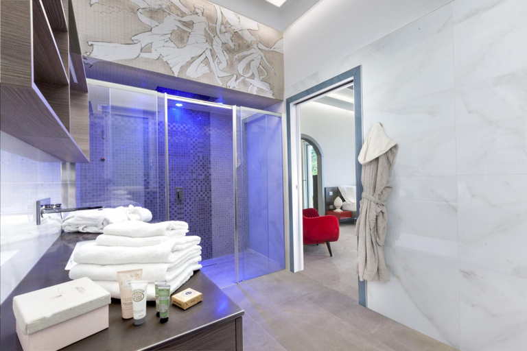 Bathroom 4, Villa Nina in Sorrento, Napoli