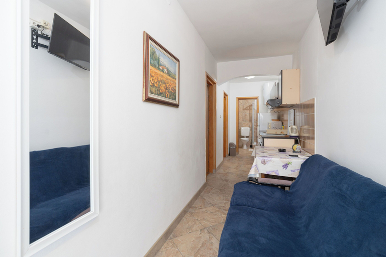 Hallway 5, Apartments Bozica, Vir