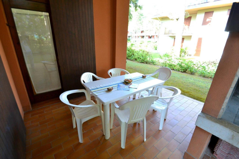 Balcony/terrace, Spacious villa by the beach, Venezia