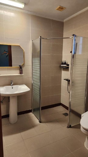 Bathroom 3, Aewol Park Hill Village, Jeju