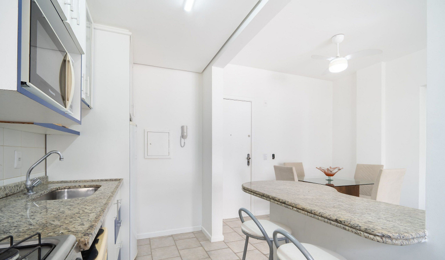 Private kitchen, Apt 700 m From Praia de Jurere Aav0306, Florianopolis