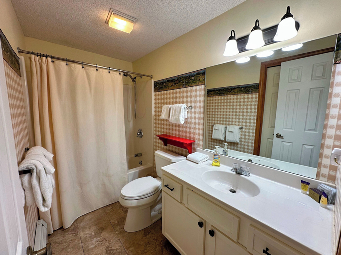 Bathroom 3, Mwp35, Coos