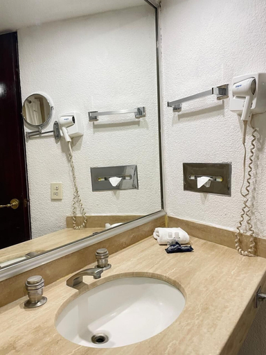 Others 5, Hotel Arroyo Express, Vetagrande