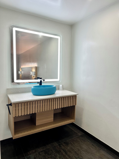 Bathroom 4, Nubell Motel, Los Angeles