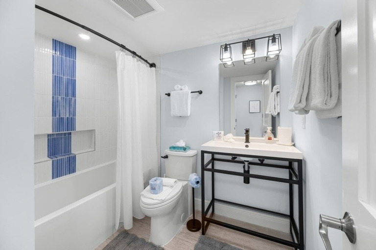 Bathroom 3, Sandy Bend 1 2 Bedroom Condo, Lee