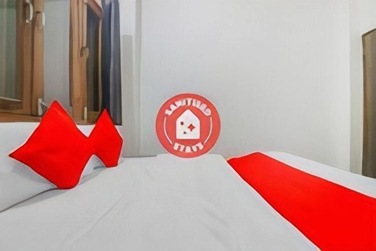 Bedroom 2, Rajlakshmi Guest House, Mathura