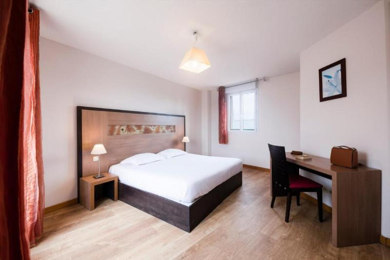 Bedroom 2, Park & Suites Village Aix-Le Rousset, Bouches-du-Rhône