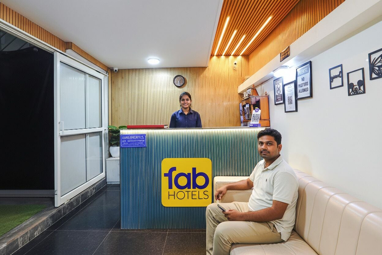 Reception 3, FabHotel Expressway 135 - Near By KJR Hospital, Gautam Buddha Nagar