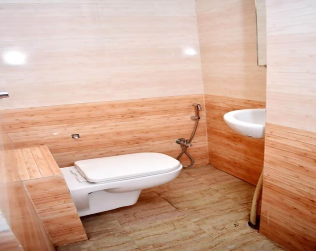 Bathroom 4, Hotel Uma Palace Gorakhpur, Gorakhpur