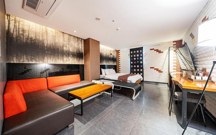 Others 4, Gram Hotel, Pocheon