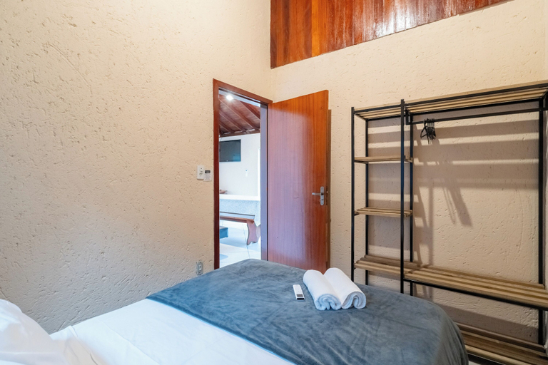 Room 2, 2-br House w/ Barbecue in Rio Tavares Mja0060, Florianopolis