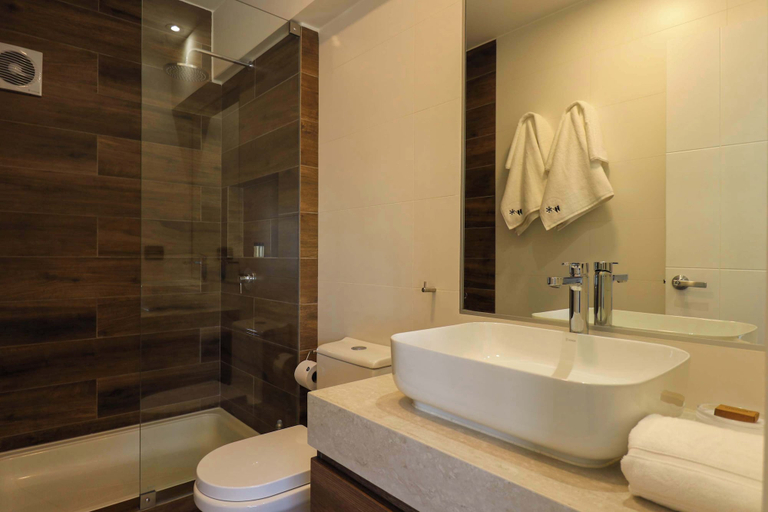 Room 5, w Engaging 2BR w Cozy Balcony in Miraflores, Lima