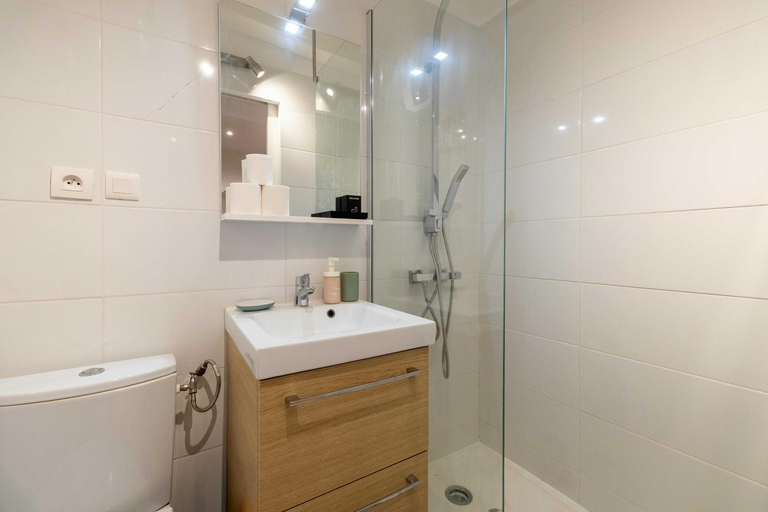 Shower, Cozy Apartment a/c 1BR/2P - Nice, Alpes-Maritimes