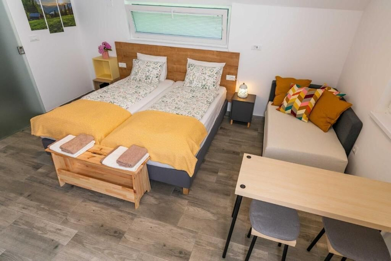 Room 3, Studio Maria with Free Parking, Bohinj
