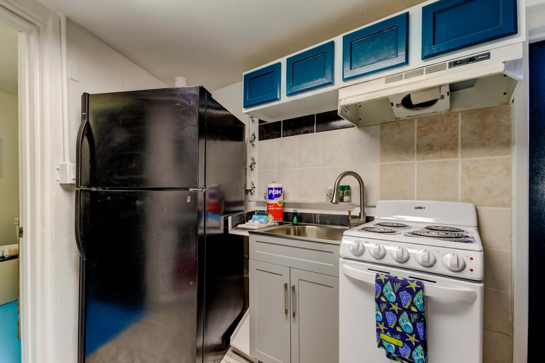 Room 2, 5 Min Walk to Beach - IRB Remote Workers Retreat, Pinellas