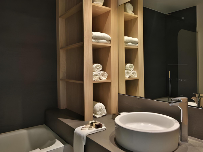 Bathroom, La Créole Beach Hotel & Spa, Le Gosier