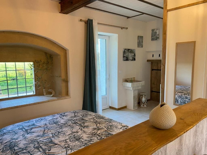 Room 4, L'Anagramme, chambres et table d'hôtes, naturistes ou non !, Allier