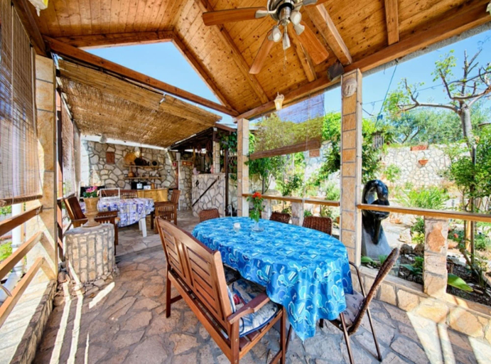 Terrace/patio 5, Golden Coast Apartments, Vis