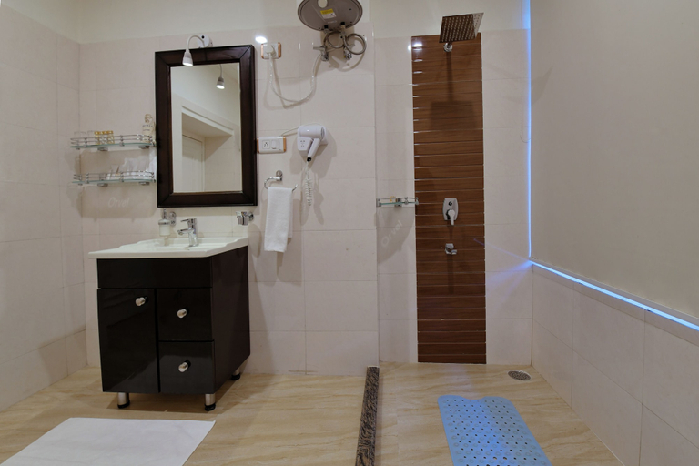 Bathroom 4, Brij Villa, Dalhousie - A Colonial Luxury Retreat, Chamba