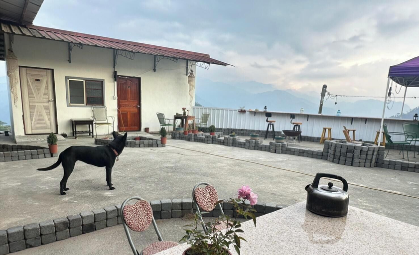 Outdoor dining 5, Sky of the Elephant at the Gap, Chiayi County
