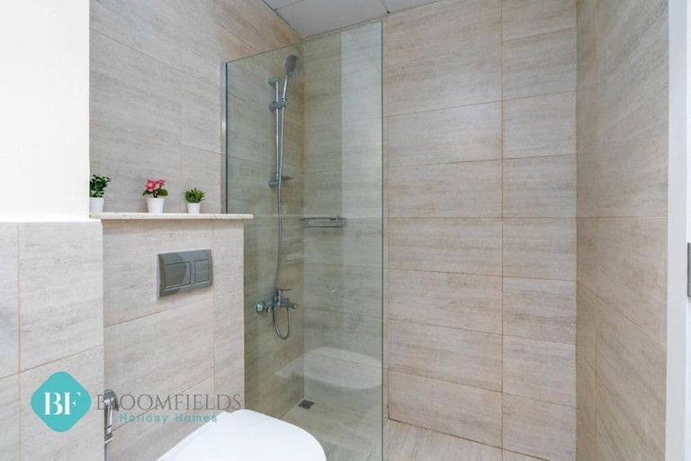 Bathroom 2, Bloomfields New STU in Oasis Masdar, Abu Dhabi City