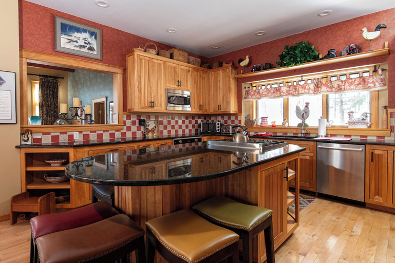 Food & Drinks, Solitude Village at Okemo by Vail Resorts, Windsor
