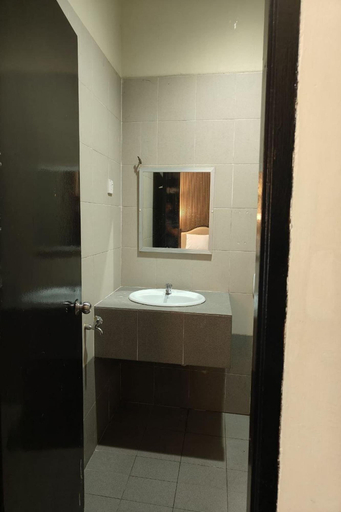 Bathroom 5, Terengganu Equestrian Resort, Kuala Terengganu