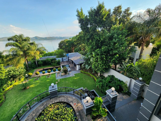 Others 5, The Mansion Lodge, Bojanala