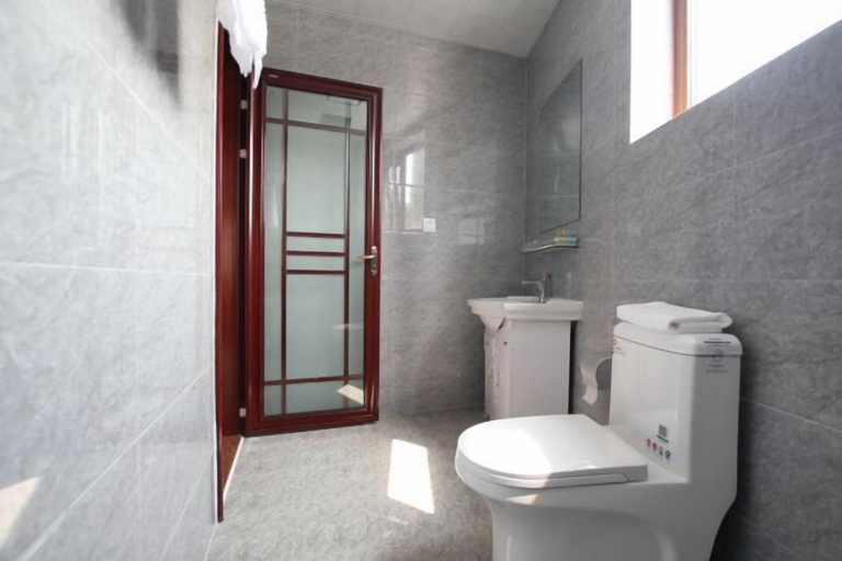 Bathroom 4, Jinda Business Hotel, Qingdao