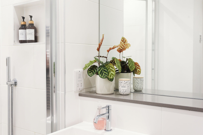 Bathroom 2, Chapel - Central Studio Apartment, Bath and North East Somerset