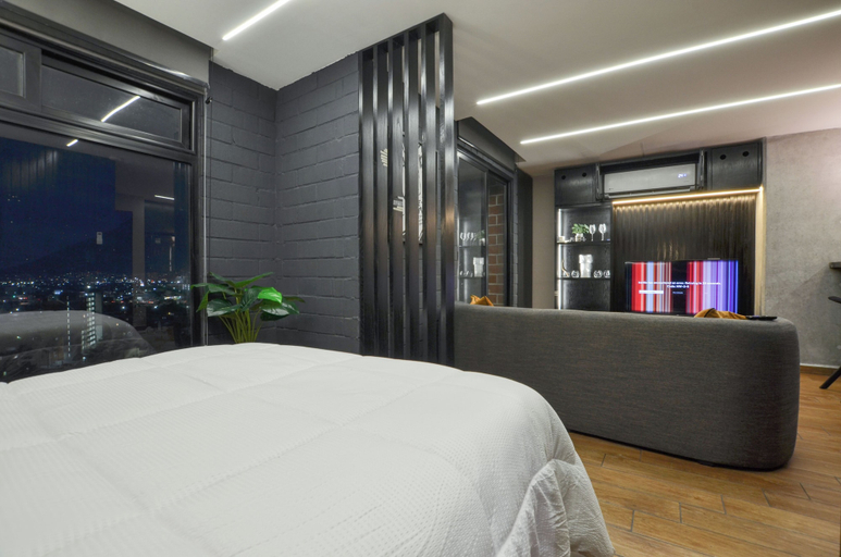 Room 4, Barrio Vergel, Monterrey
