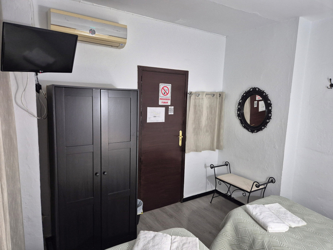 Bedroom 3, Pensión Javier, Sevilla